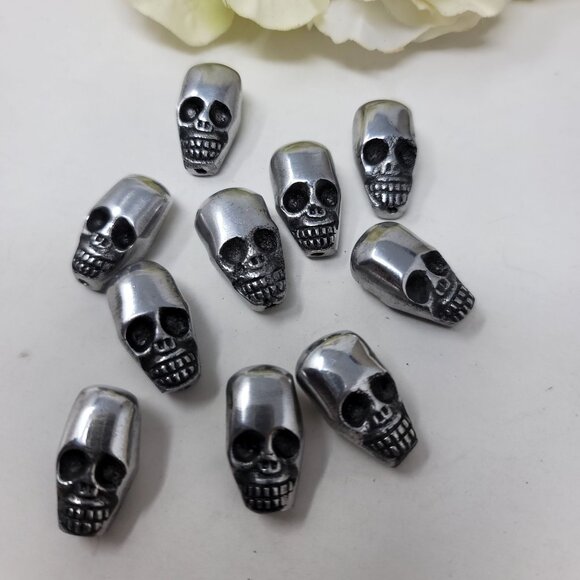 Silvertone Scary Skull Beads 10 pcs Metal Heavy 23 x 13 x 10mm - Picture 1 of 5